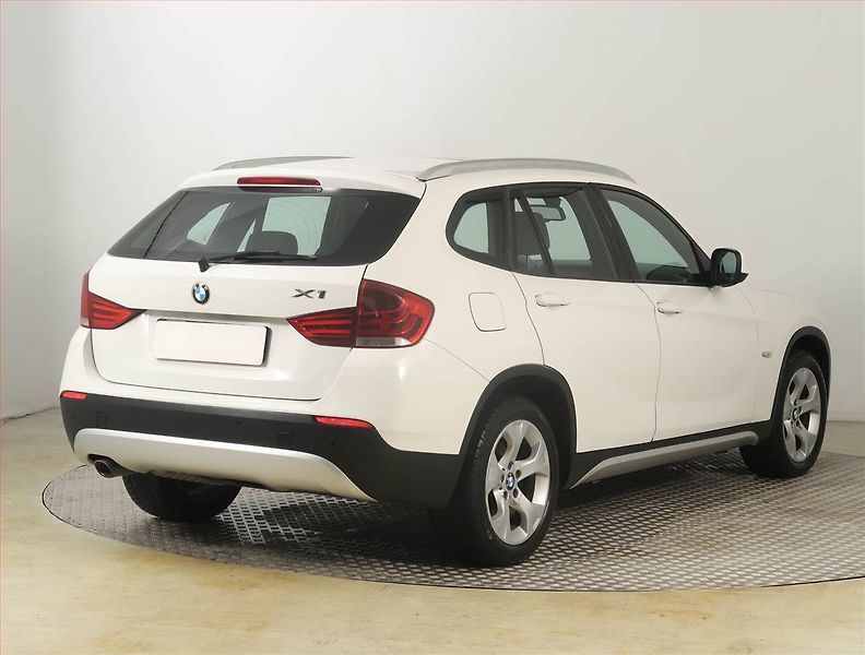 BMW X1 (2009) xDrive20d, 4X4, Xenony - fotka 5 z 19