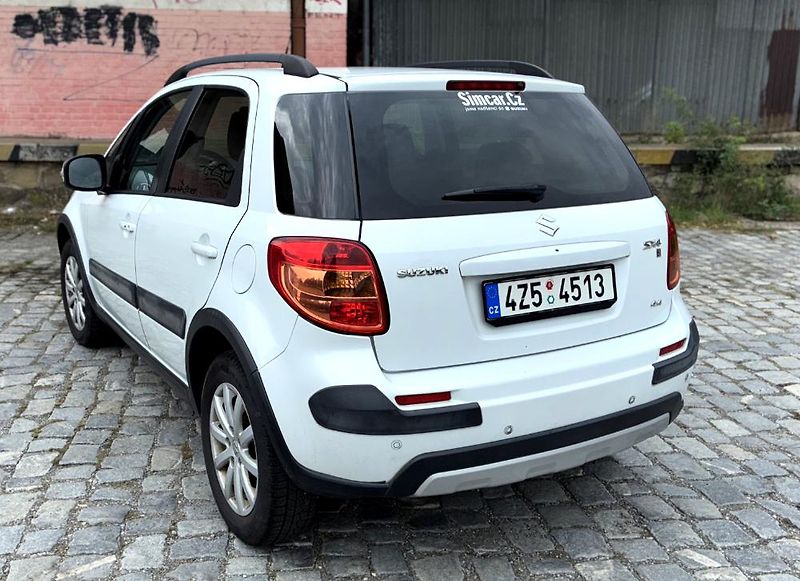 Suzuki SX4 (2012) Suzuki SX4 1.6 VVT 4WD, 88 kW - fotka 3 z 4