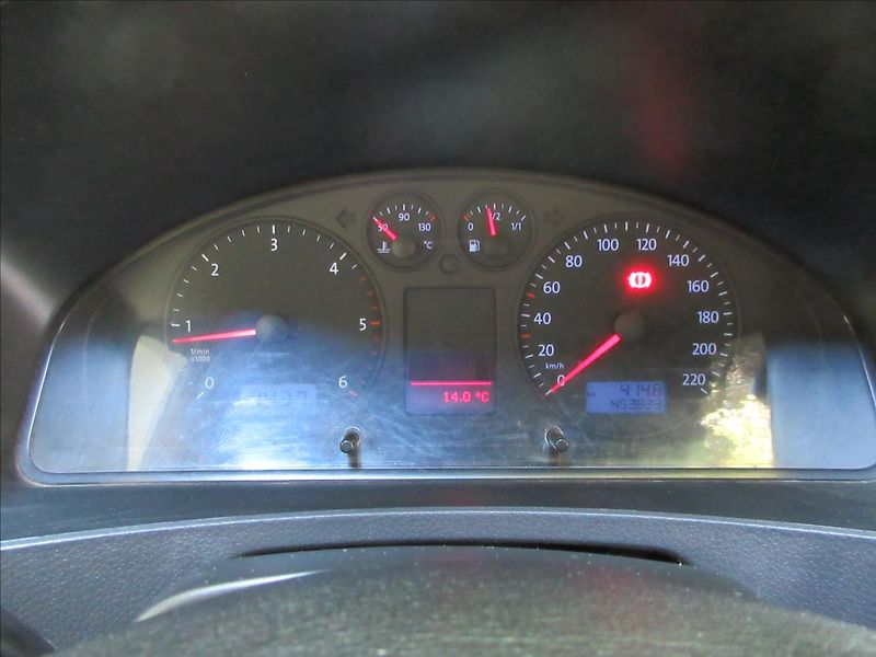 Volkswagen Caravelle 2,5 TDi 128Kw, 4x4, 7míst, Lon - fotka 18 z 30