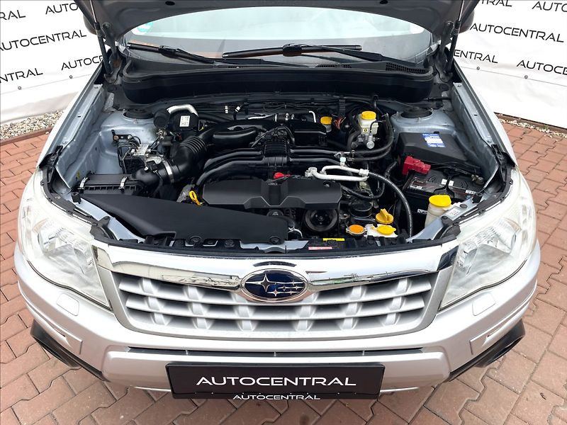 Subaru Forester 2,0 i,110kW,AWD,serv.kn. - fotka 8 z 18