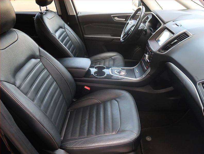 Ford Galaxy (2019) 2.0 EcoBlue, Automat, 7 míst - fotka 9 z 26