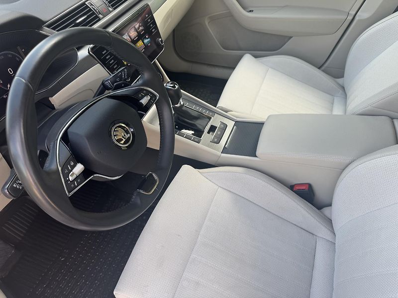 Škoda Superb (2022) 2.0TDI DSG STYLE EXTRA ČR - fotka 10 z 28