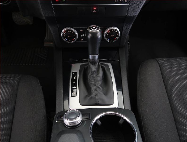 Mercedes-Benz GLK (2010) 220 CDI, 4X4, Automat - fotka 13 z 22