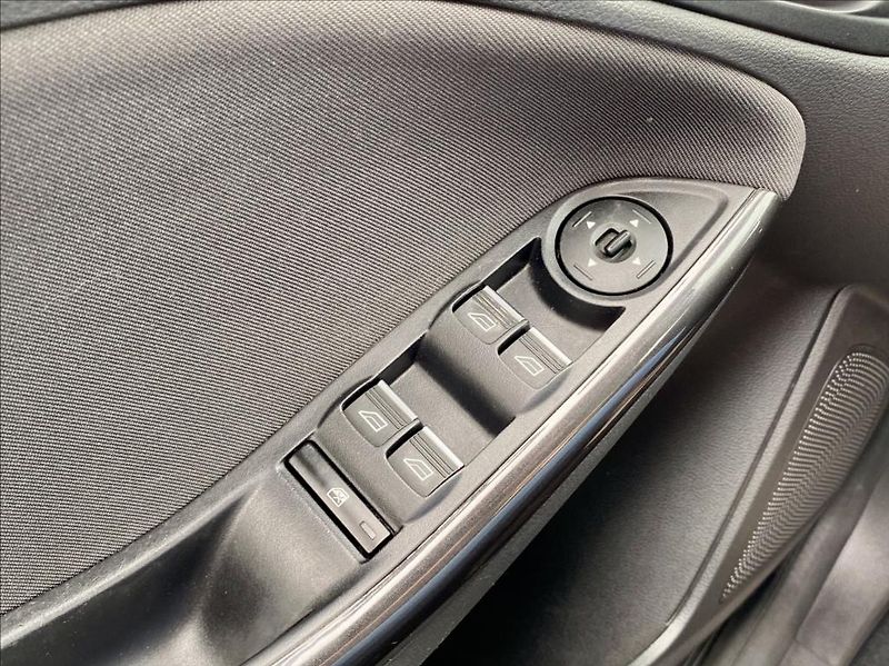 Ford Focus 1,5 TDCi NAVI VÝHŘEV - fotka 40 z 43