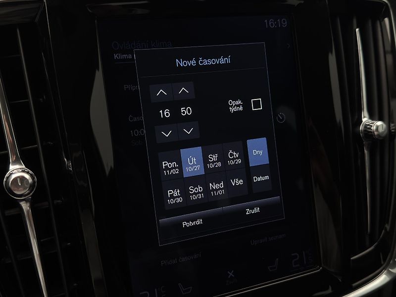 Volvo V90 D4 MOMENTUM PRO  - fotka 44 z 52