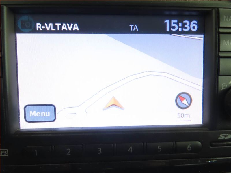 Nissan Juke (2011) 1.5 dCi, Navi, Tempomat - fotka 13 z 16