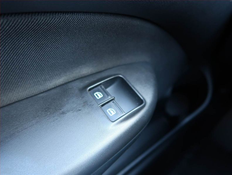 Škoda Octavia (2012) 1.2 TSI, ČR,1.maj - fotka 16 z 17