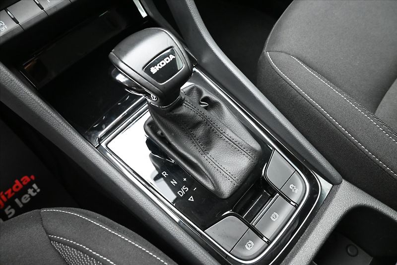 Škoda Karoq 2,0 TDI 85 KW DSG Ambiente Zár - fotka 22 z 30
