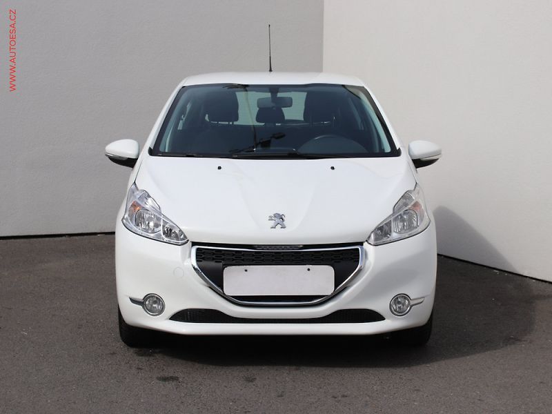 Peugeot 208 (2012) 1.2 i, 1.maj,ČR, Active - fotka 2 z 3