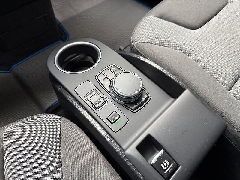 BMW i3 120Ah Kamera Tepelné čerpadlo - fotka 21 z 32