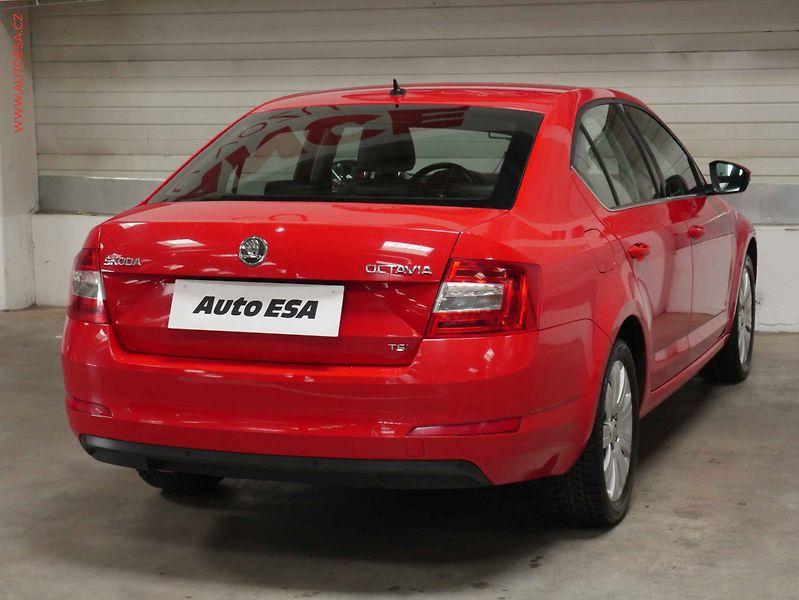 Škoda Octavia (2012) 1.4 TSI, ČR, Xenon, AC - fotka 6 z 23