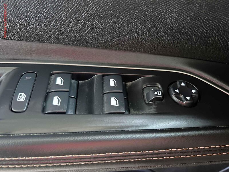 Peugeot 5008 (2018) 2.0HDi, 1.maj, AT, LED - fotka 12 z 18