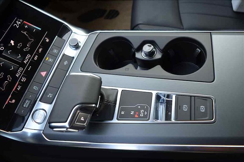Audi A6 (2019) 40 TDI AT - fotka 10 z 17