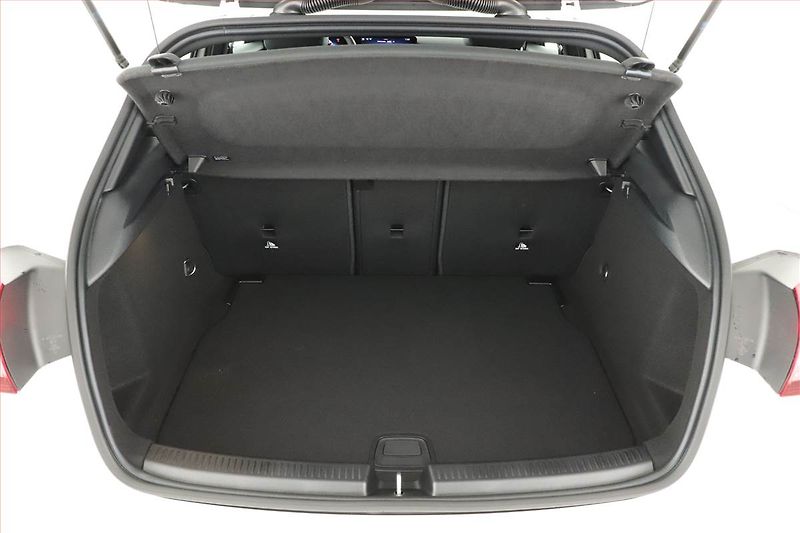 Mercedes-Benz Třídy A (2025) A 200 - fotka 21 z 22