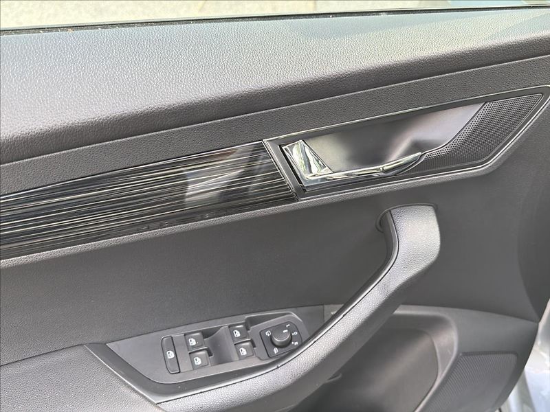 Škoda Karoq 2,0 TDI 110 kW DSG DPH ČR - fotka 26 z 35