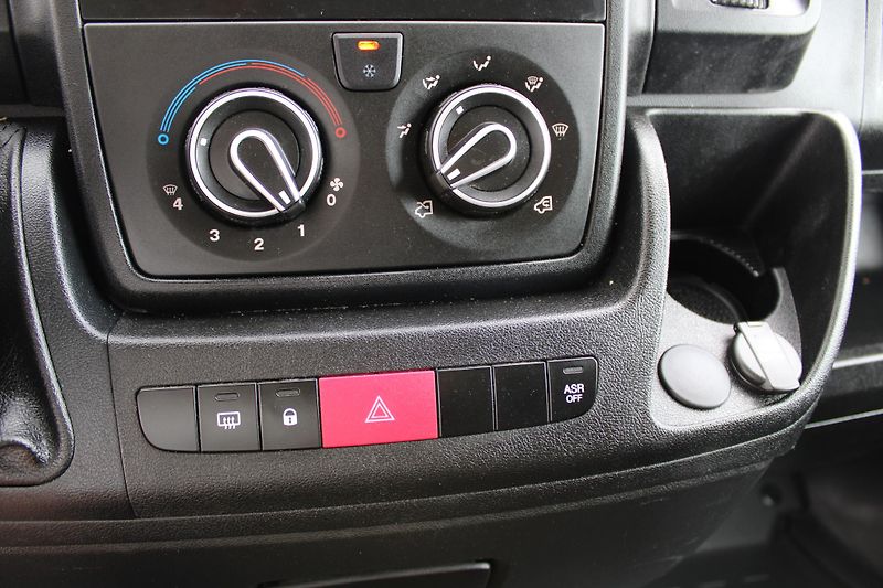 Citroën Jumper 2,2 HDI L1H1 Chlaďák + klima - fotka 13 z 20