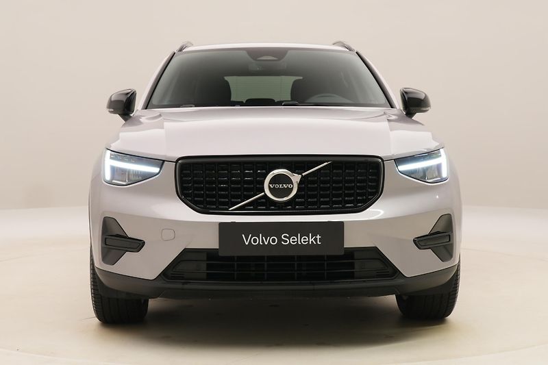 Volvo XC40 B3 AUT DARK PLUS - fotka 15 z 62
