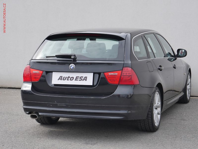 BMW Řada 3 (2012) 2.0 D 318d, AT, klima - fotka 4 z 17