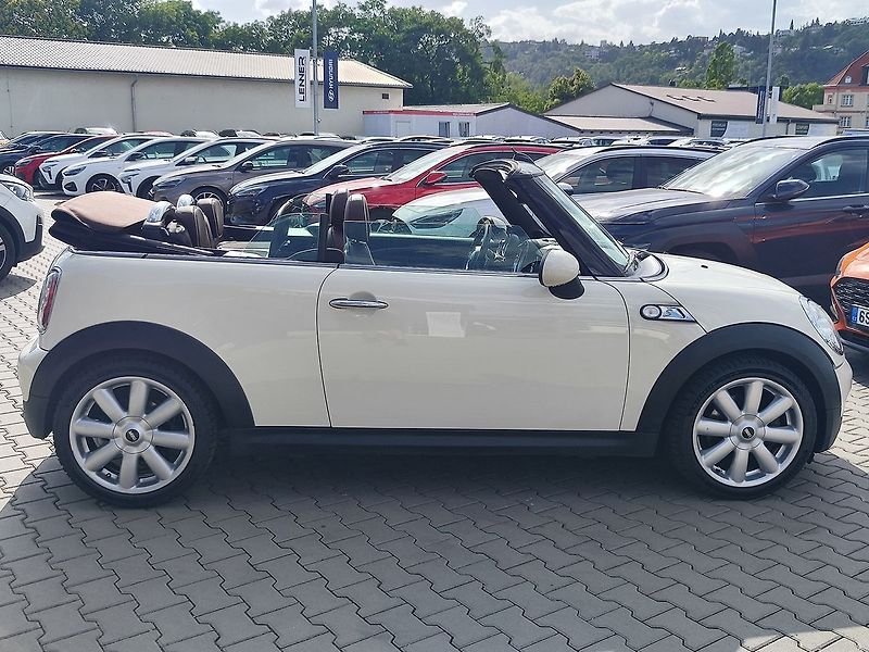 Mini Cooper S 1.6 Turbo/128kW - fotka 8 z 32