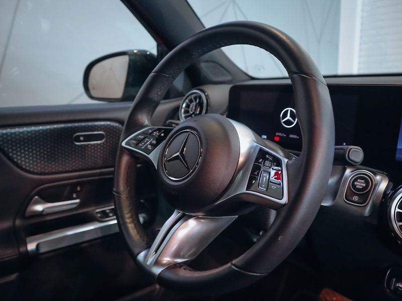Mercedes-Benz GLB 200d 110 kW - fotka 18 z 25