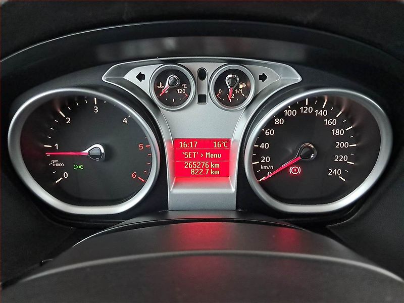 Ford Kuga (2010) 2.0 TDCi, 4X4, Tempomat - fotka 11 z 17