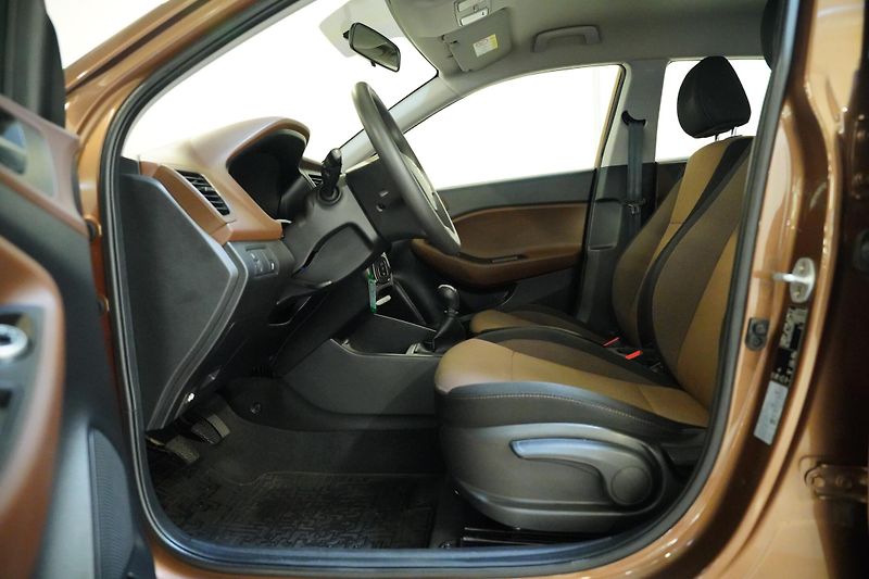 Hyundai i20 - fotka 11 z 24