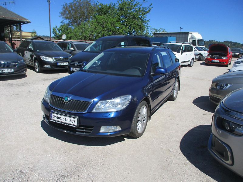 Škoda Octavia (2012) combi II 2,0TDi Laurin&Clement - fotka 1 z 10