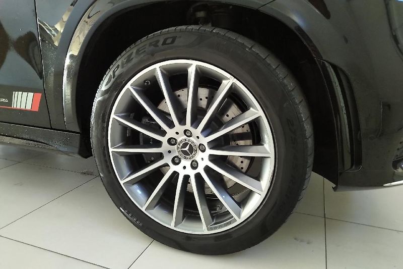 Mercedes-Benz GLE (2021) 350 de 4MATIC AMG Plug-in Hy - fotka 10 z 19