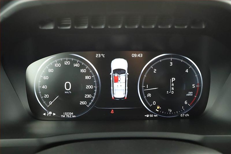 Volvo XC90 (2018) R-Design D5 AWD Polestar - fotka 9 z 18