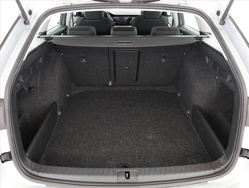 Škoda Octavia (2023) Ambition 2.0 TDI, ČR,1.maj - fotka 16 z 17