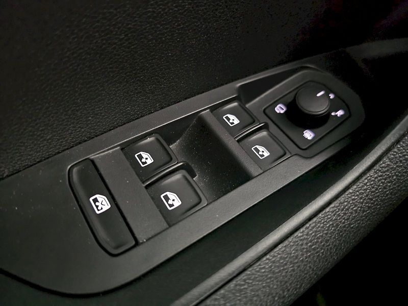 Škoda Karoq (2024) 1.5TSi 110kW DSG SPORTLINE EXC - fotka 34 z 39