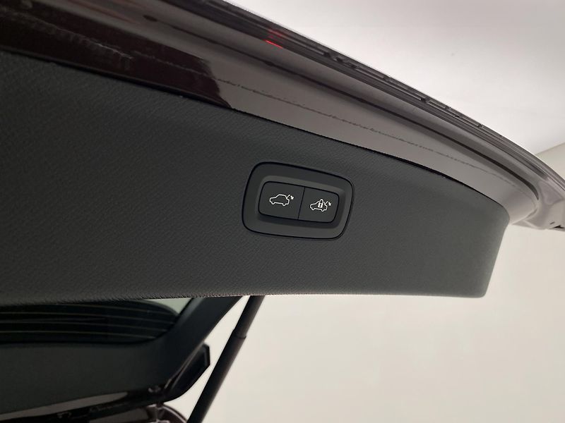 Volvo XC90 (2026) B5 AWD AUT CORE 7míst - fotka 21 z 56