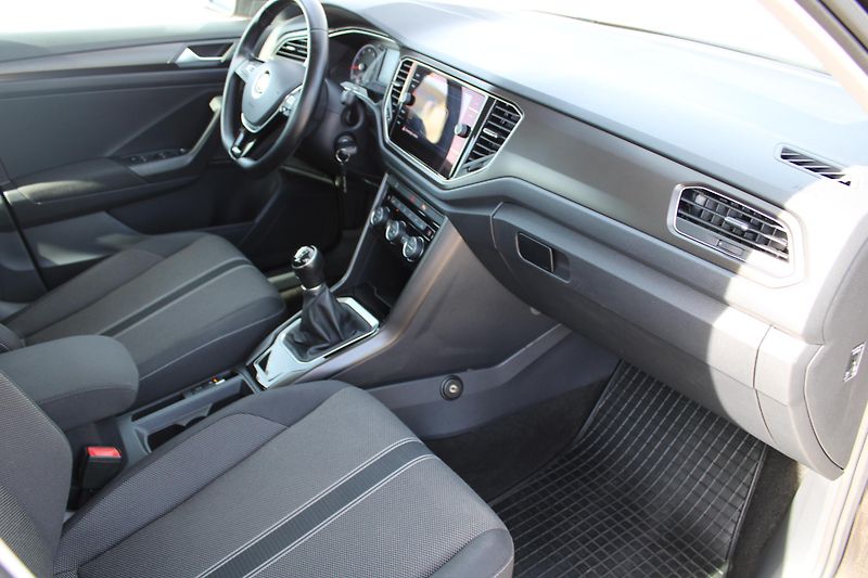 Volkswagen T-Roc (2018) 1.5 TSI KLIMA VÝHŘEV TEMPOMAT - fotka 14 z 21