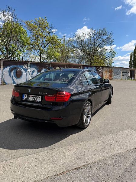 BMW Řada 3 (2015) 320d xDrive F30 - fotka 4 z 13