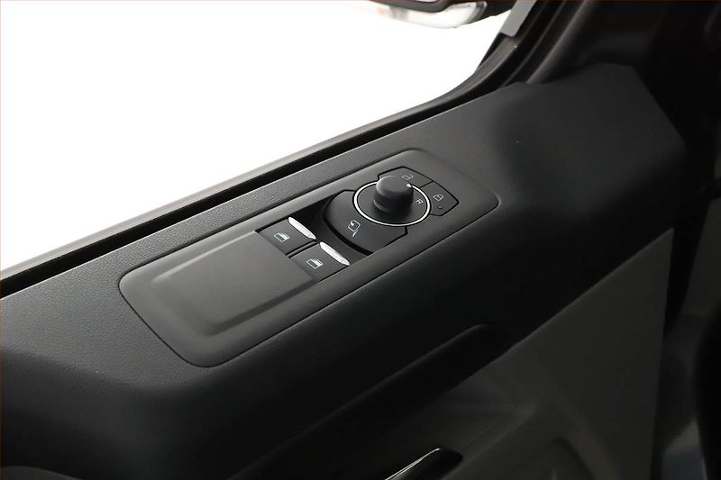 Ford Tourneo Custom (2026) 2.0 EcoBlue - fotka 24 z 24