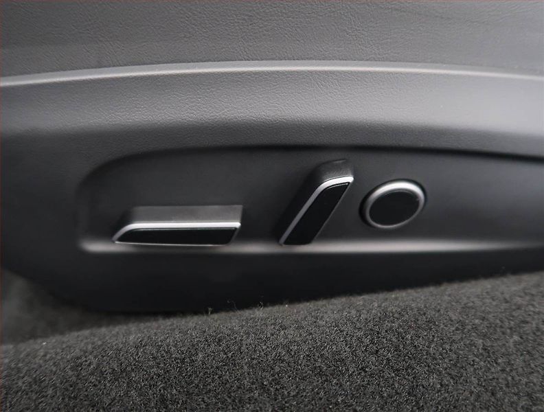 Tesla Model 3 (2023) Standard Range 60kWh, SoH 95% - fotka 17 z 31