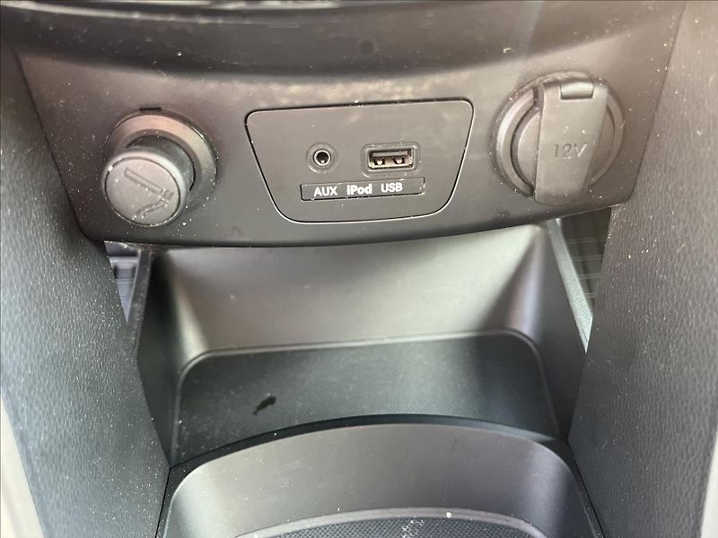 Hyundai i30 1,6 CRDi ČR ALU KAMERA 2x KOLA - fotka 19 z 32