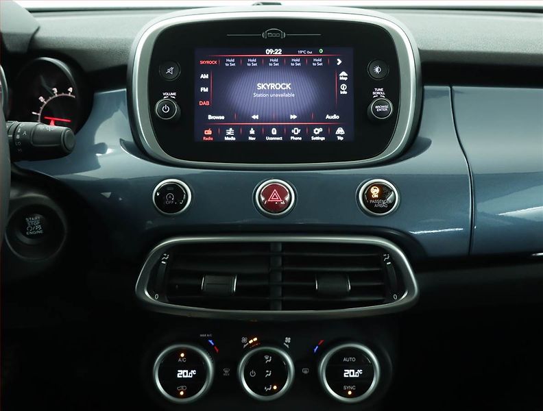 Fiat 500X (2018) 1.4 MultiAir, Automat, Kůže - fotka 12 z 17