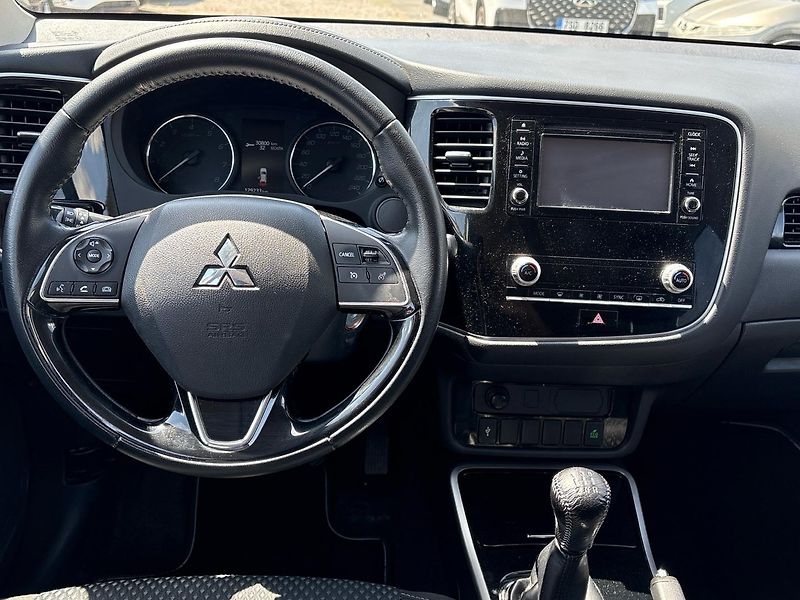 Mitsubishi Outlander (2021)  INTENSE 2.0 MIVEC 5MT 2WD - fotka 10 z 20