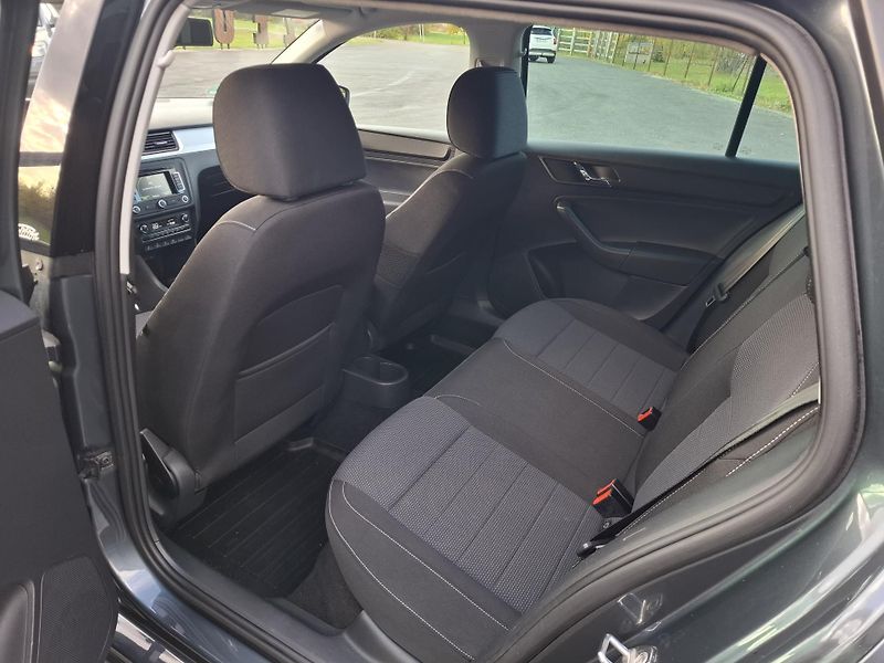 Škoda Rapid (2015) Spaceback EDITION 1.2TSi 63kW, - fotka 13 z 18