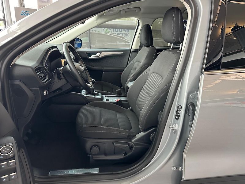 Ford Kuga Titanium 2.0 EcoBlue 150k man. - fotka 9 z 31
