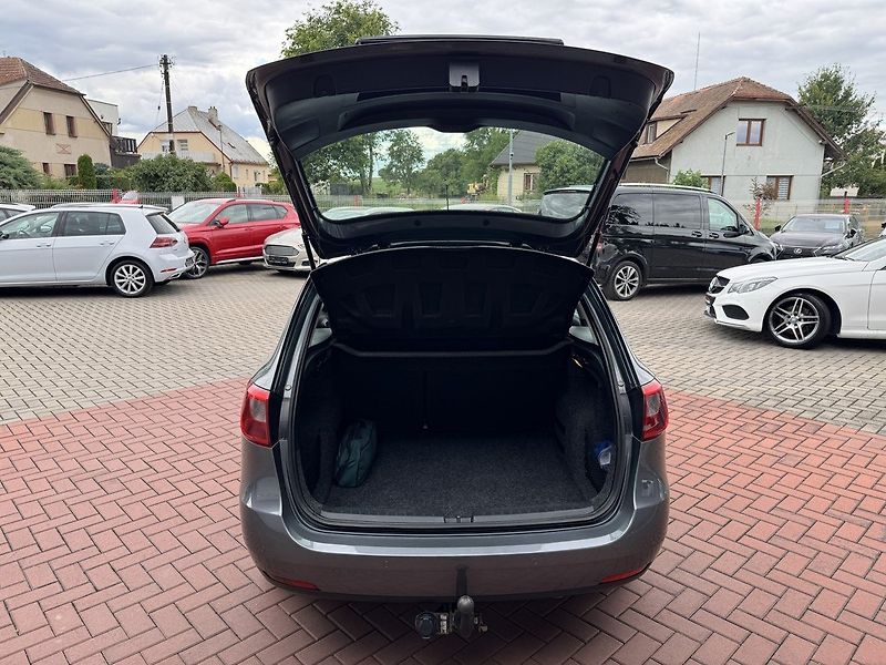Seat Ibiza (2014) 1.4i 16V Navi Digi Klima - fotka 20 z 50