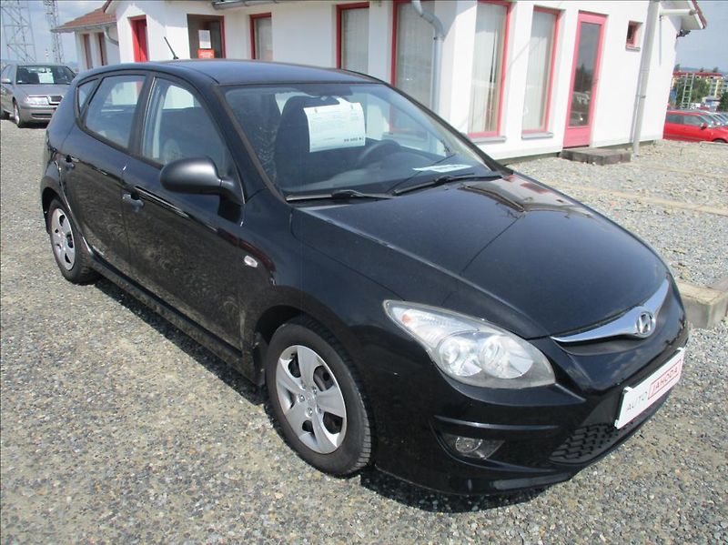 Hyundai i30 1,4 i 16v, klima, serviska, - fotografie inzerátu
