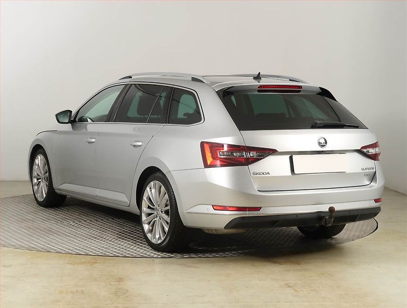 Škoda Superb (2019) Laurin&Klement 2.0 TDI, 4X4 - fotka 4 z 29