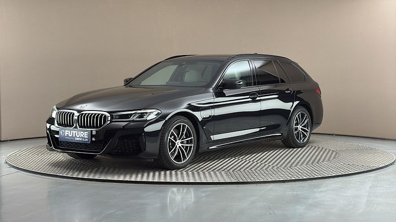 BMW Řada 5 530e AUT xDrive M-paket Tourin - fotografie inzerátu