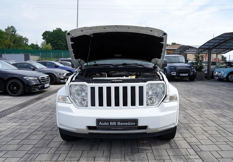 Jeep Cherokee 2.8 CRD L/automat/tažné/klima/ - fotka 9 z 37