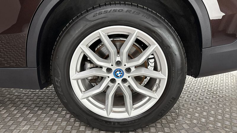 BMW X5 45e AUT xDrive - fotka 19 z 34