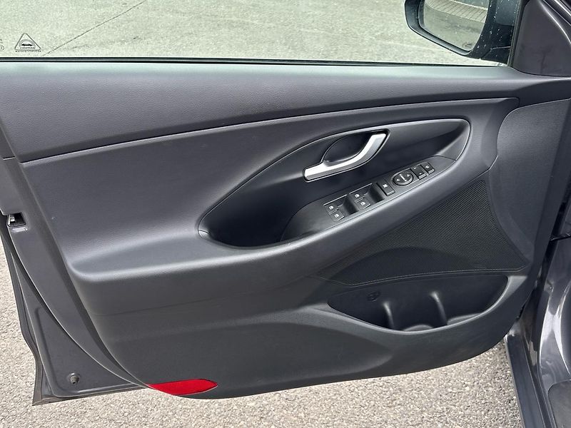 Hyundai i30 MHEV Smart DCT - fotka 13 z 25