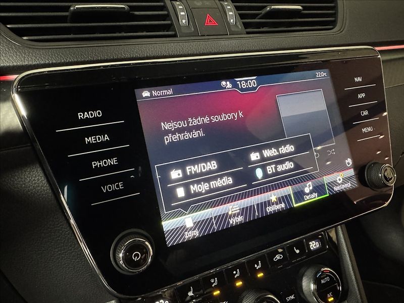 Škoda Superb 1,5 TSi  DSG Sportline Virtual - fotka 39 z 48