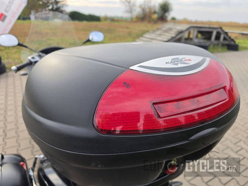 Piaggio MP3 250 LT (2009) - fotka 9 z 20